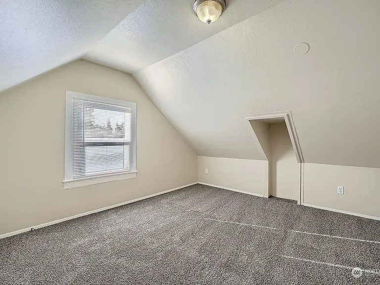 6838 S Park Ave — Photo 7
