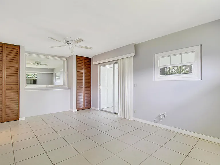 175 Valencia Dr #H — Photo 10