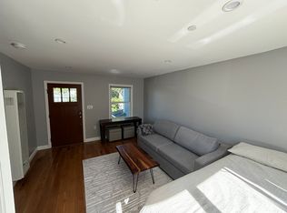 472 Bloomfield Rd #A, Burlingame, CA 94010