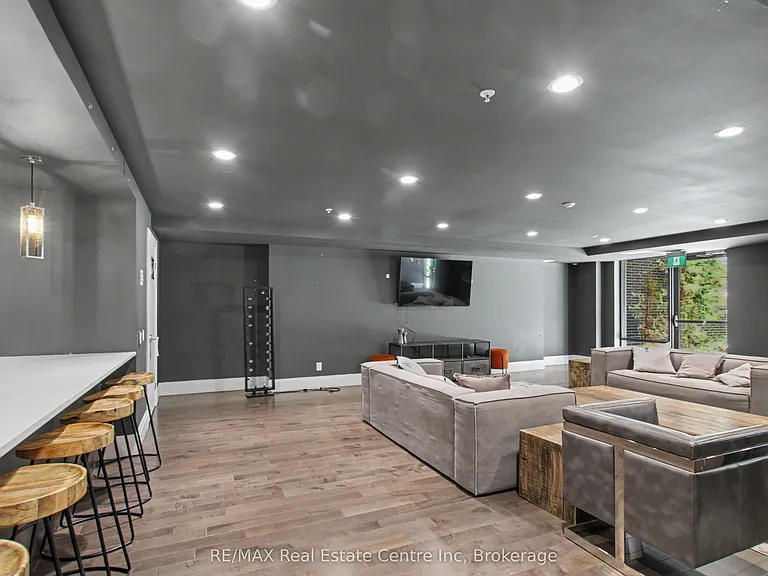 73 Arthur St S #102 — Photo 31