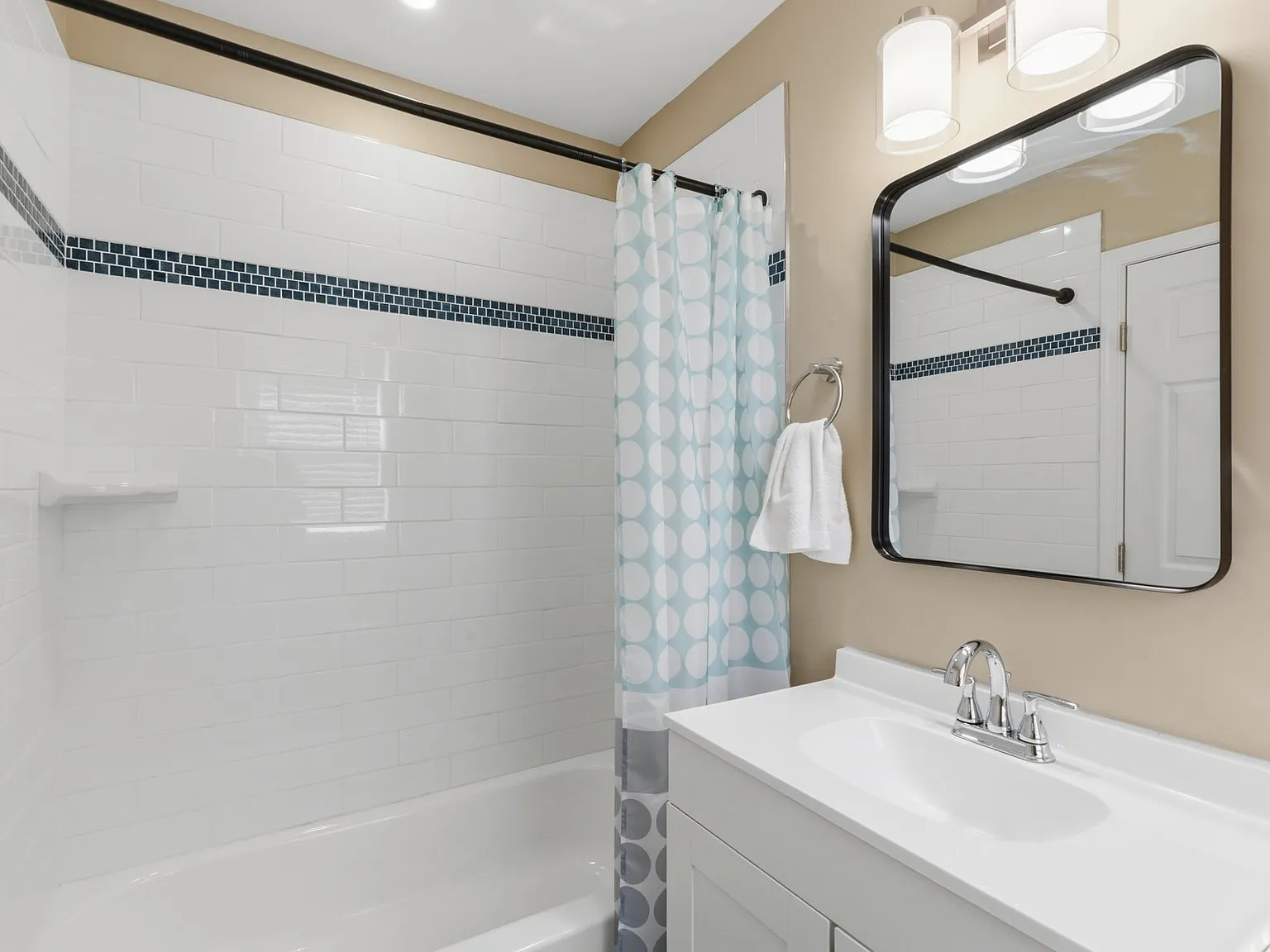 1 bed, $1,250 — Photo 3