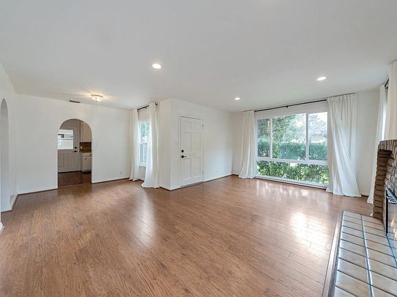 4th image of 22051 Crespi St