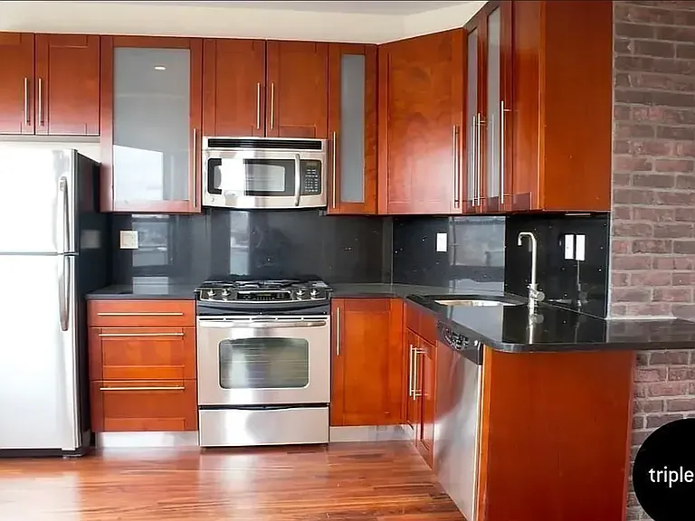 240 Meeker Ave #45 — Photo 4