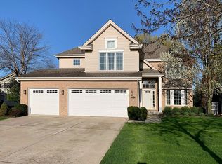 8874 Baron St, Woodridge, IL 60517