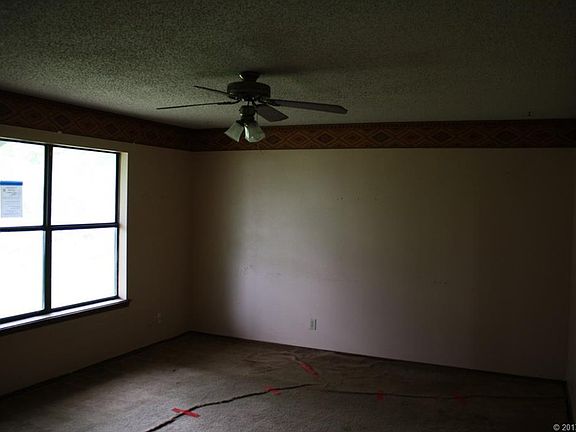 3rd image of 420 N Moore Ave