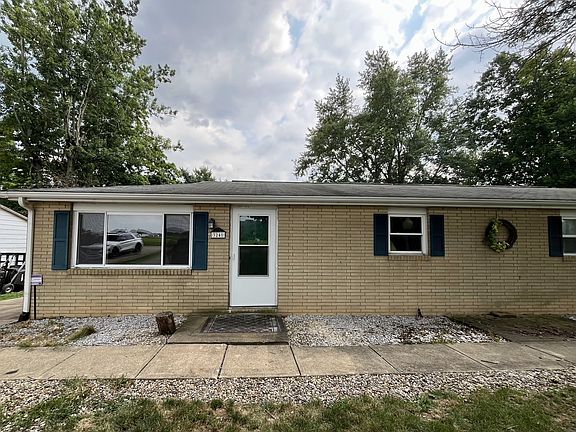 2nd image of 3240 Diamond St NE #3240
