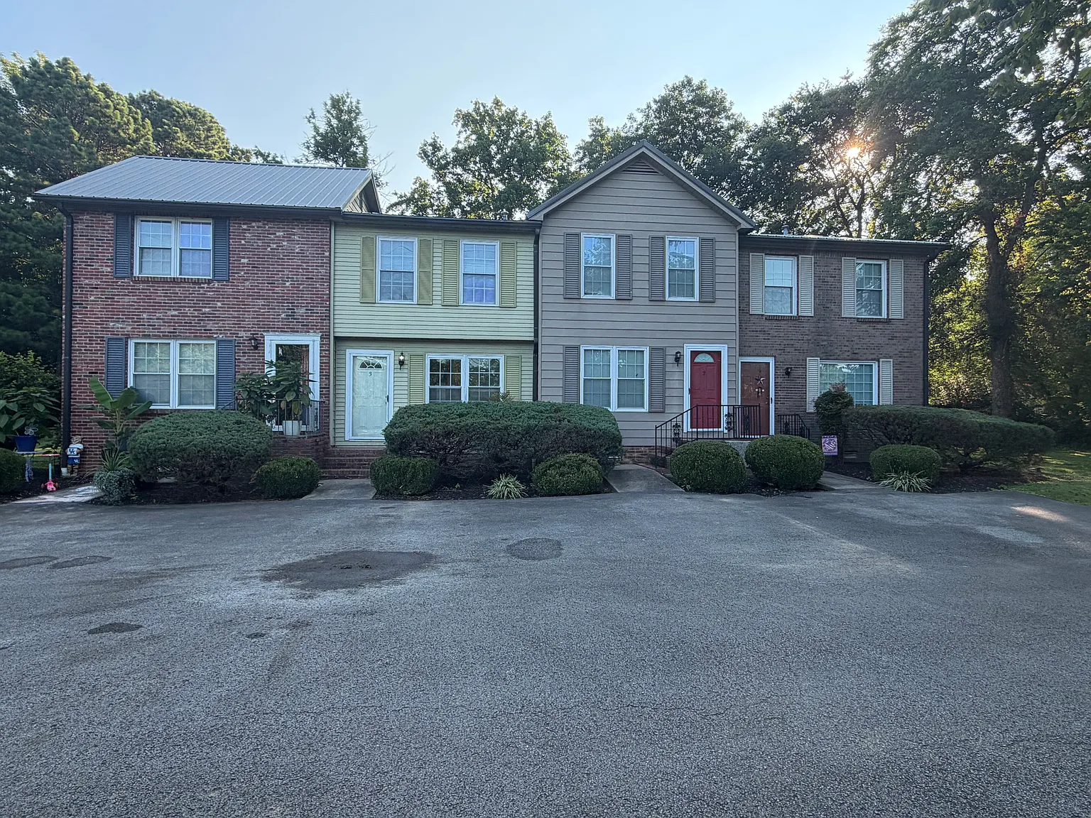 2 bed, 1.5 bath, $1,095 — Photo 2
