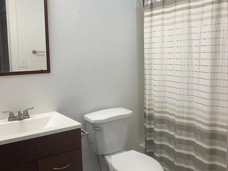 Full bath 2