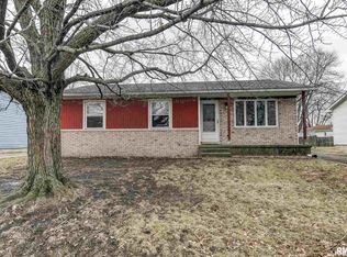 2109 Scarbrough Rd, Springfield, IL 62702