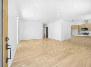 17419 Keswick St, Northridge, CA 91325