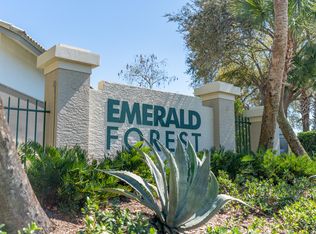 963 Red Parrot Ln, Wellington, FL 33414