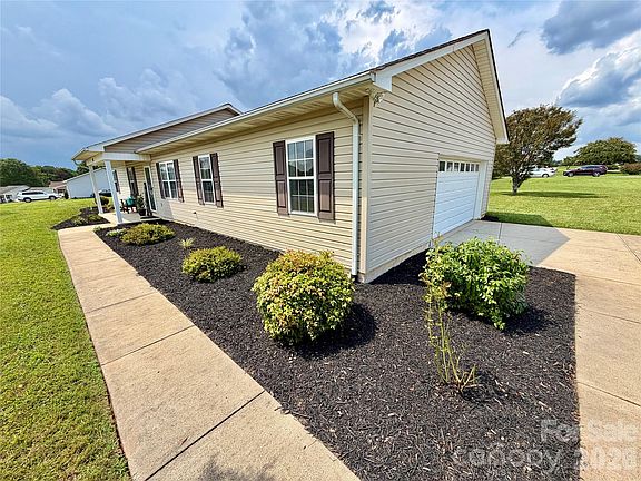 3rd image of 134 Brentwood Dr