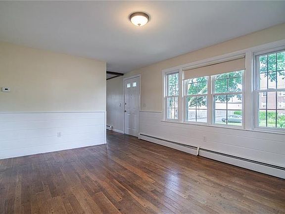 3rd image of 15 Moorland Ave