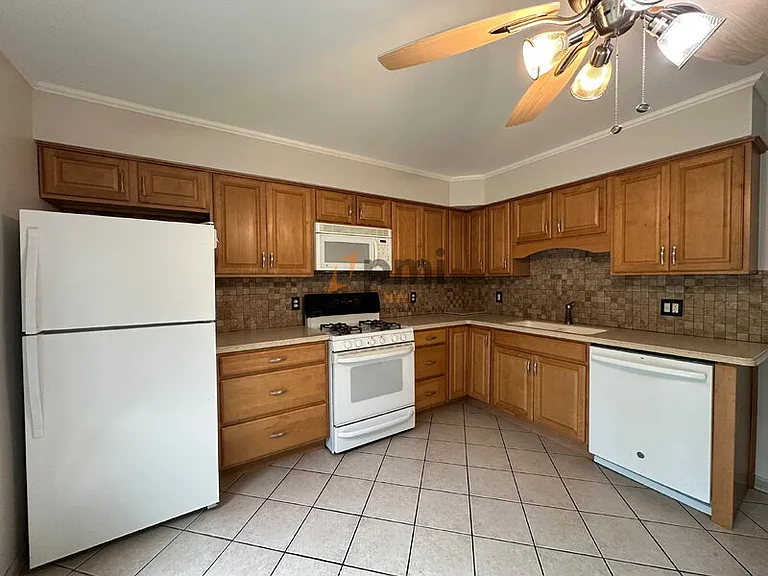 711 Wellington Dr — Photo 7