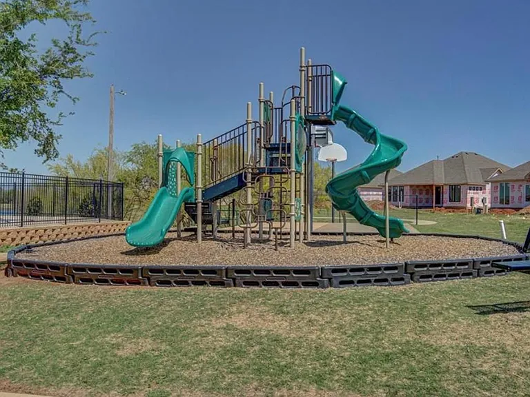 6236 NW 158th Ter — Photo 39