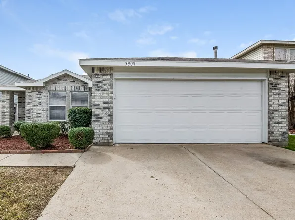 3909 Fox Run Dr, Fort Worth, TX 76123