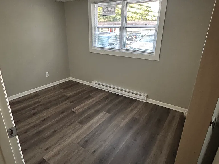 201 Begonia St NE #9 — Photo 7