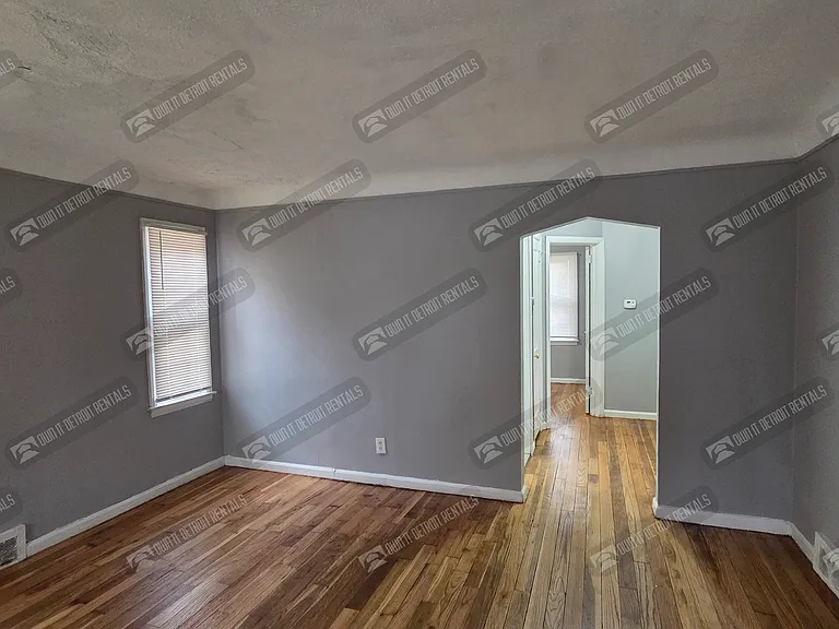9526 Prest St — Photo 6