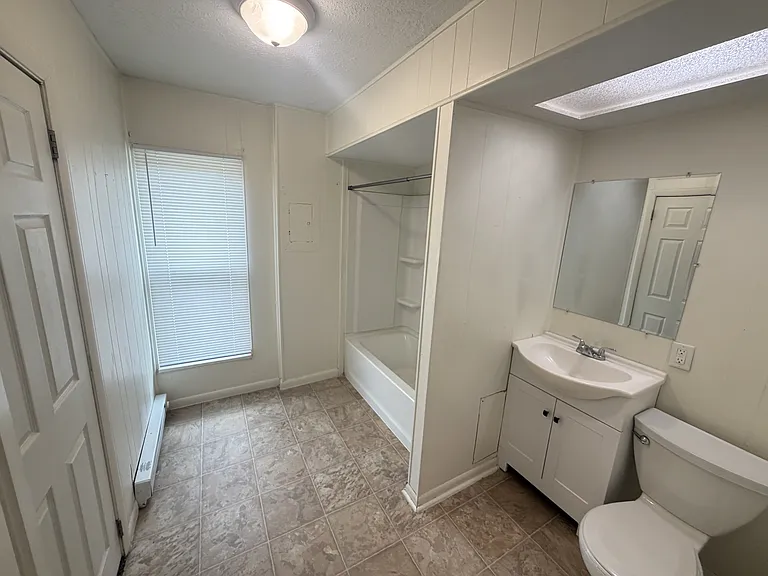 832 1/2 Rush Ave — Photo 6