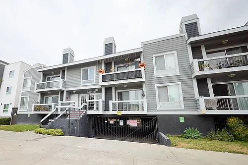 Victory Apartments Photo 1