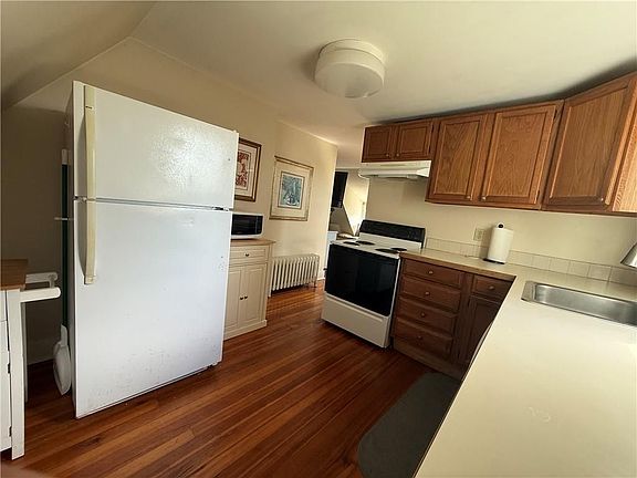 5th image of 28 Calvert St #3