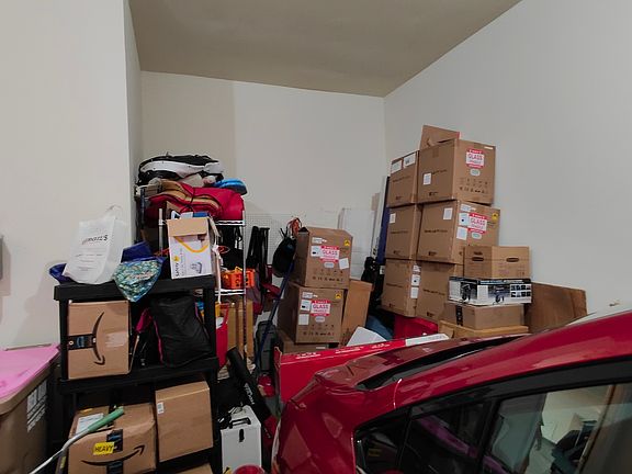 Garage - storage nook