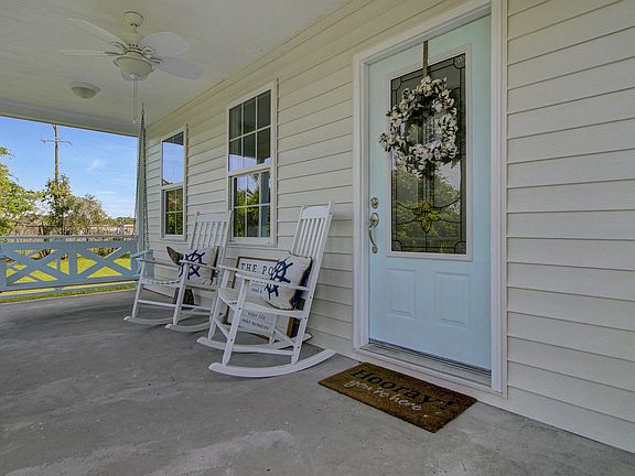 4th image of 2801 Martha Dr