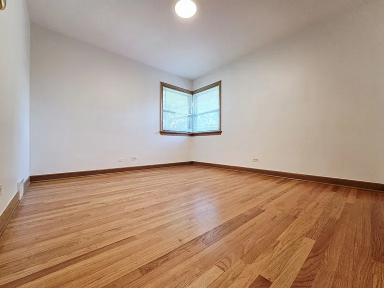 1431 Balmoral Ave #2S — Photo 9