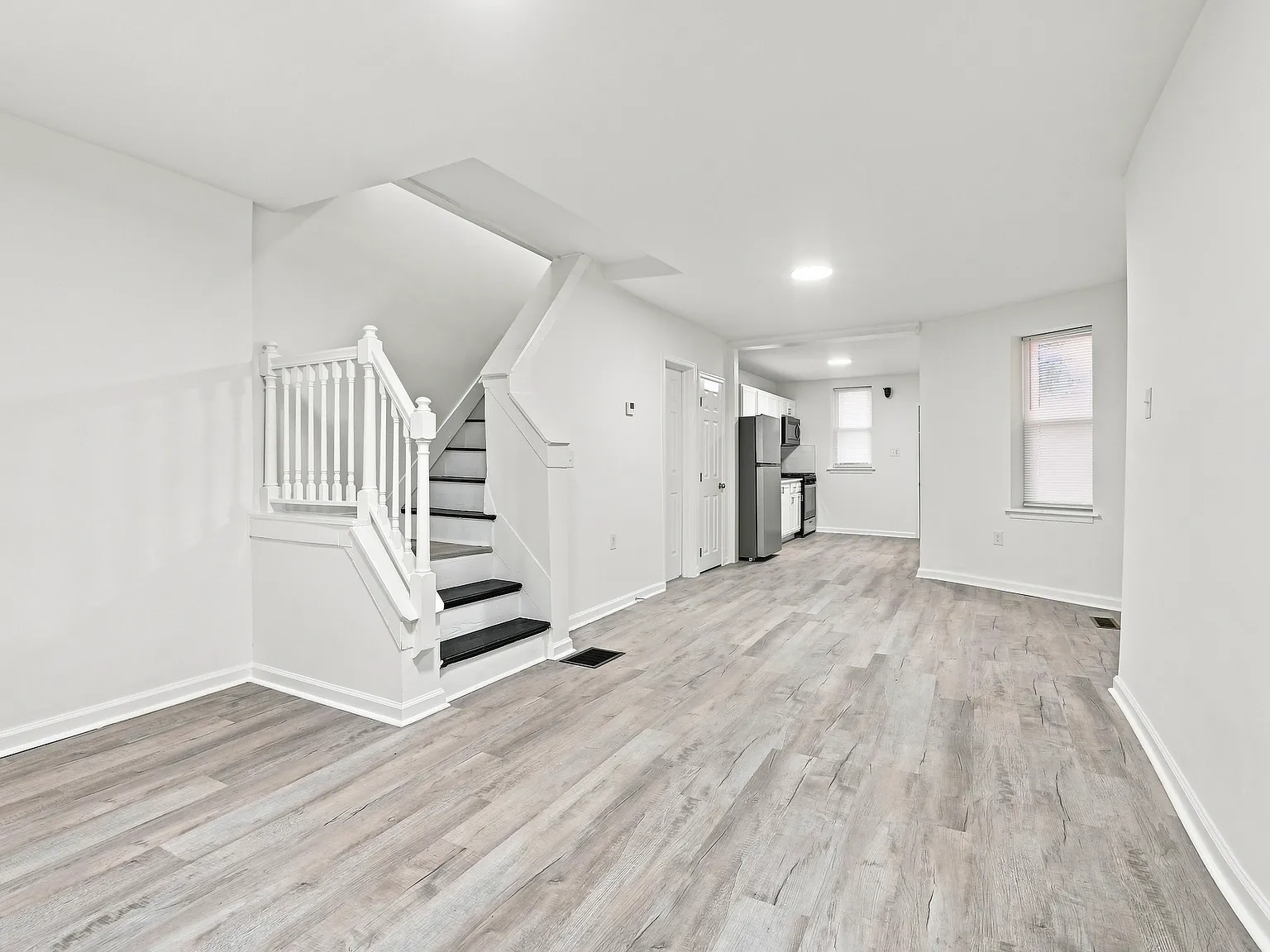 3 bed, 1088 sqft, $1,800 — Photo 3