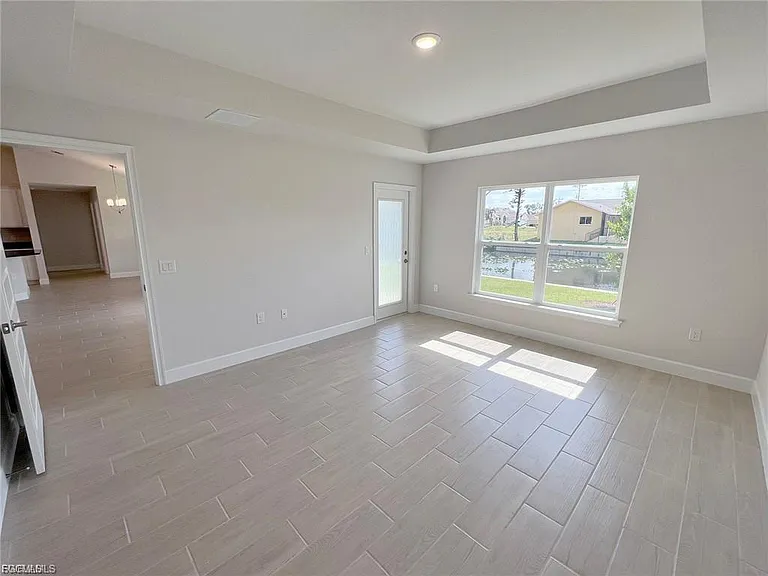 410 SE 1st Terrace Cpe — Photo 9