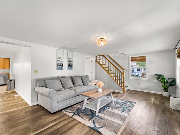 5123 Breezy Point Rd