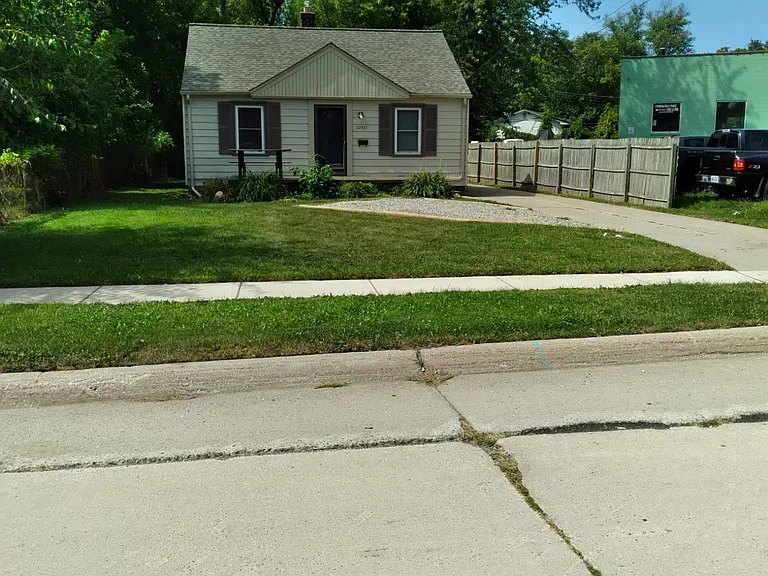 22933 Power Rd — Photo 2