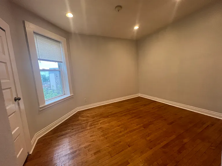2658 W 23rd St #3R — Photo 21