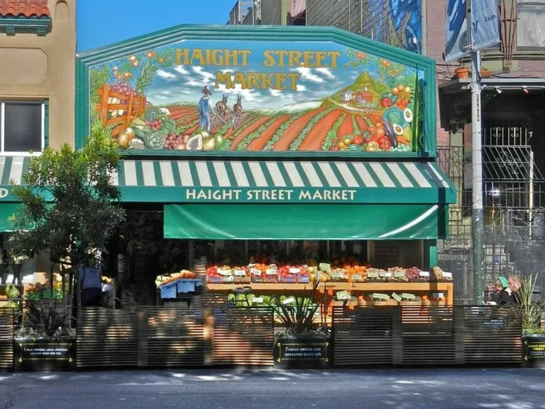 Great Grocery Store Nearby (Gus's on Haight St. - 3 blocks away)