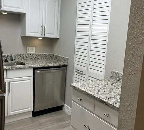 2nd image of 733 SE 1 Way #208 308 204