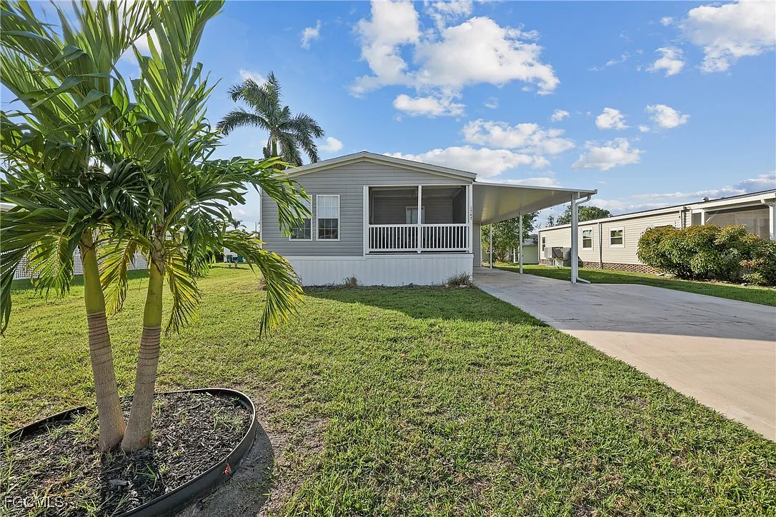 2 bed, 2.0 bath, 1080 sqft, $2,200 — Photo 2
