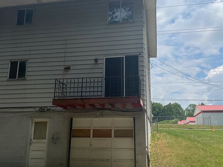 3864 Cottage Grove Rd — Photo 3