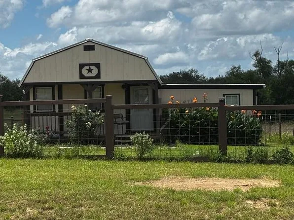 11124 Us Highway 87 S, Adkins, TX 78101