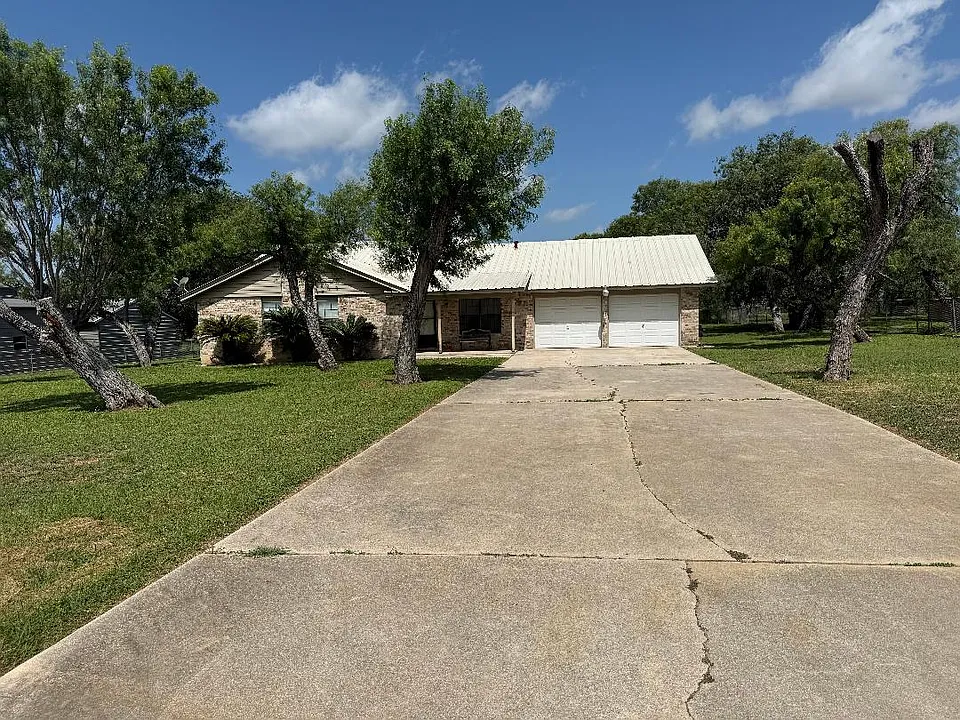 2723 Triple Tree Dr