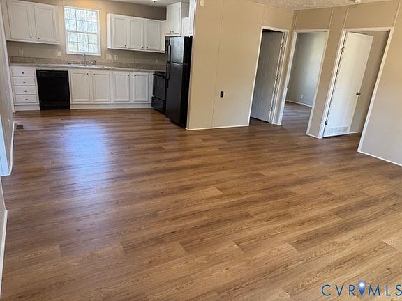 2nd image of 319 Ivy Rd