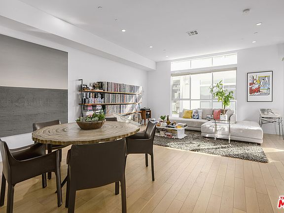 3rd image of 6733 W Hepburn Way