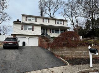 6 Nicolette Ct, Commack, NY 11725