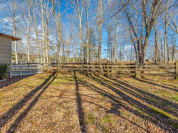 5th image of 5444 Henson Gap Rd