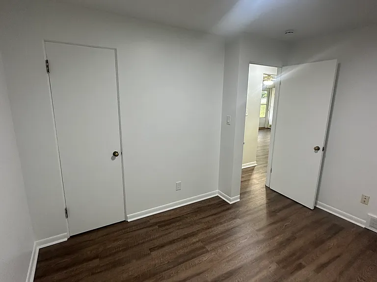 726 Rodney St — Photo 9