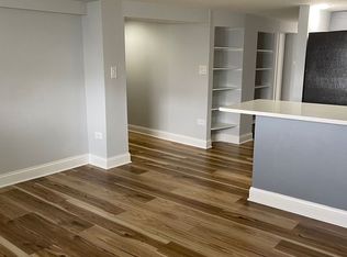 3140 W Addison St, Chicago, IL 60618