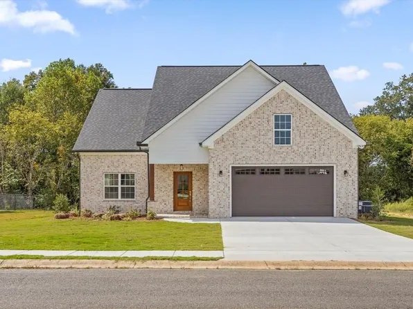 104 W Madison St, Chatsworth, GA 30705