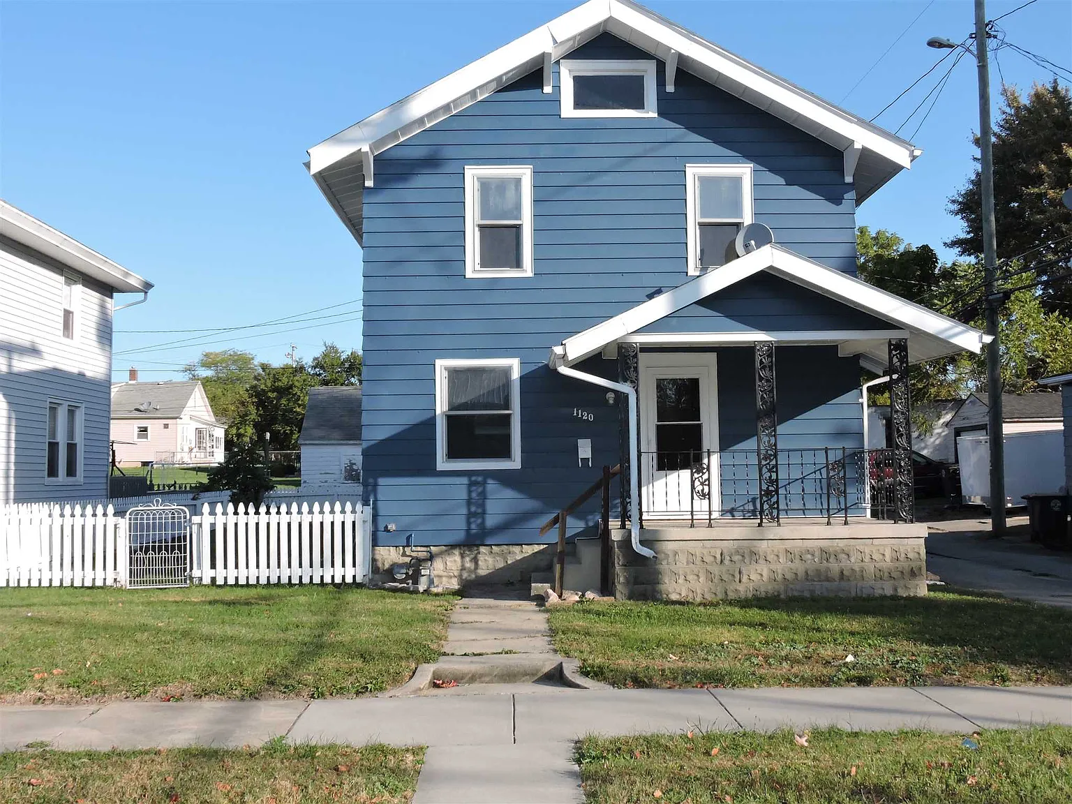 1120 Putnam St photo 1
