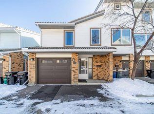 216 NW Coachway Ln SW, Calgary, AB T3H2V9