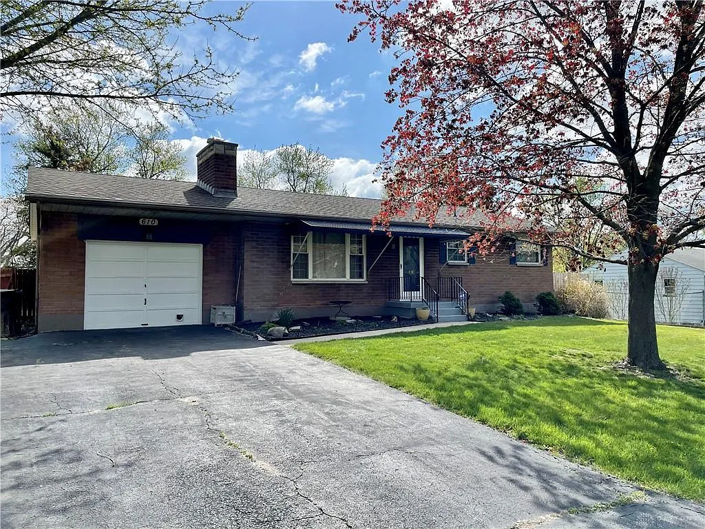 610 Bonnycastle Ave photo 1