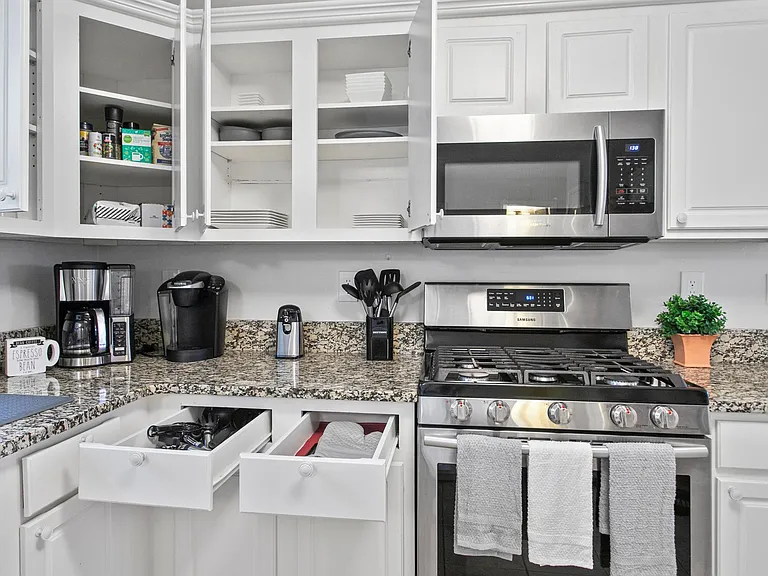 729 Sunny Field Ln — Photo 14
